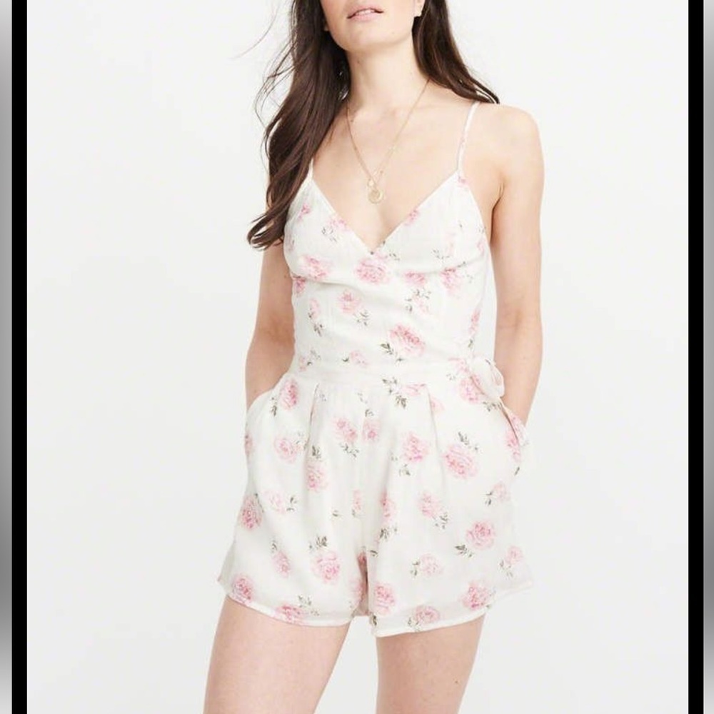 Abercrombie & Fitch Wrap-Front Floral Cream Romper Size XS